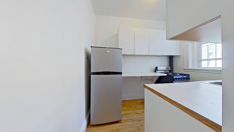 Building Photo - 42 Strathmore Rd