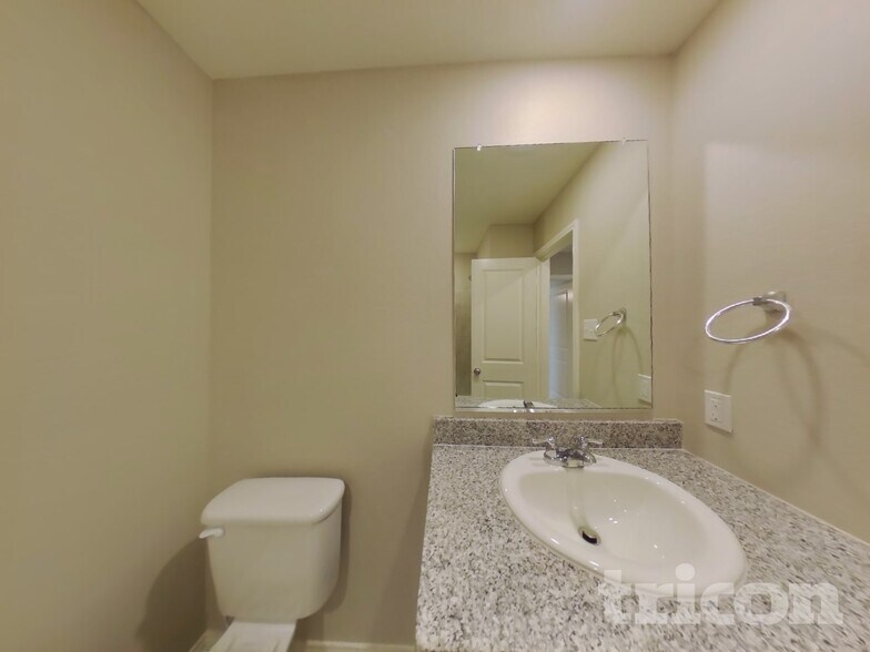 Building Photo - 1717 Claireborne Ct