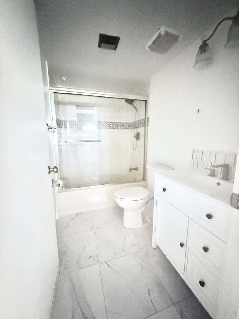 Building Photo - 3715 Village Dr