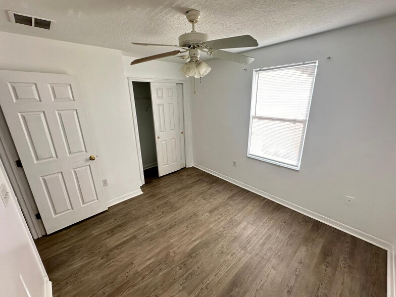 Building Photo - 2674 Mayaguana St