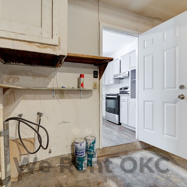 Building Photo - 1332 SW 77th Pl