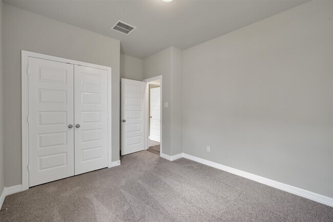 Building Photo - 529 Cedar Harbor Ct