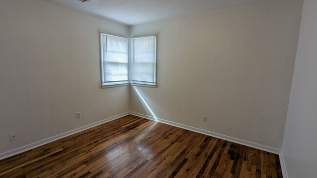 Building Photo - House with garage near Lake Manawa