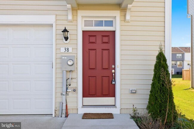 Building Photo - 38 Kirby Ct