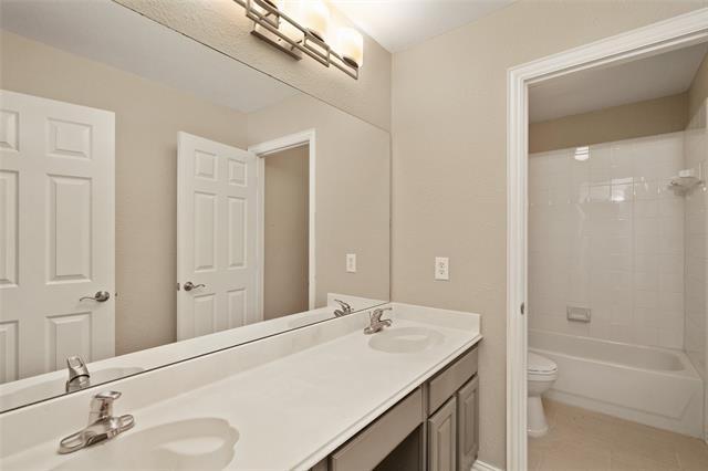 Building Photo - 114 Midcrest Dr