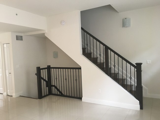 Building Photo - 2682 N Federal Hwy