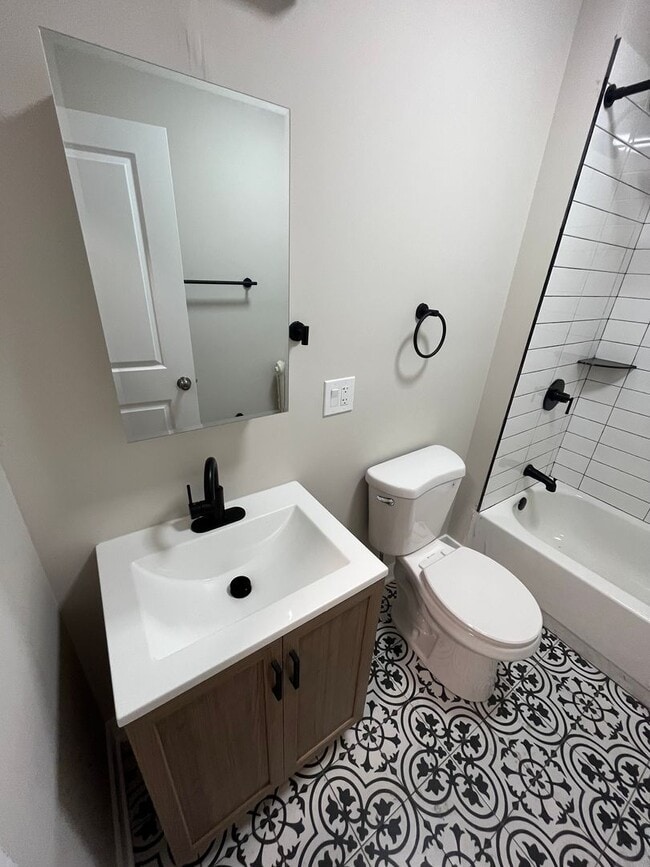 Building Photo - Mozart