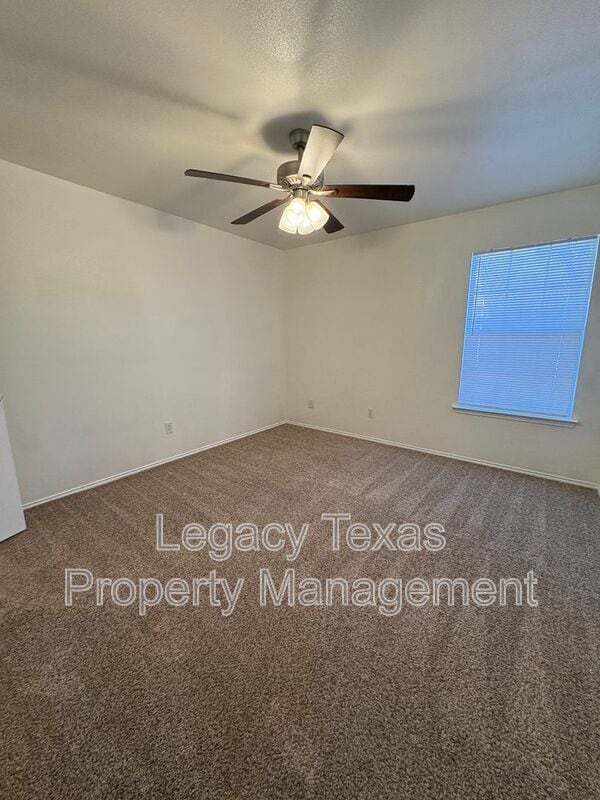 Building Photo - 641 Woodard Ave