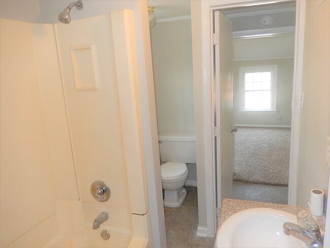 Building Photo - 1015 Oberlin Rd