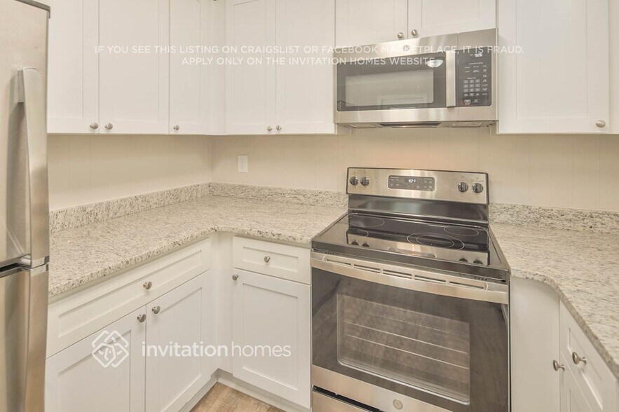 Building Photo - 1424 Sherwood Dr