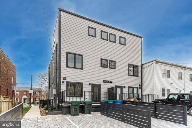 Building Photo - 2217 40th St NW