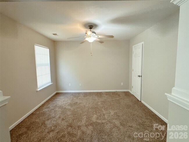 Building Photo - 7629 Abigail Glen Dr