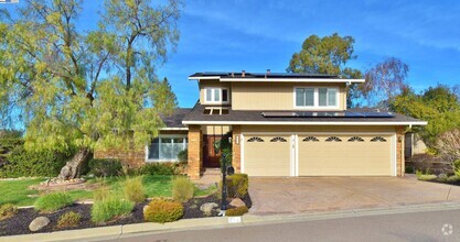 Building Photo - 204 Cypress Hills Ct