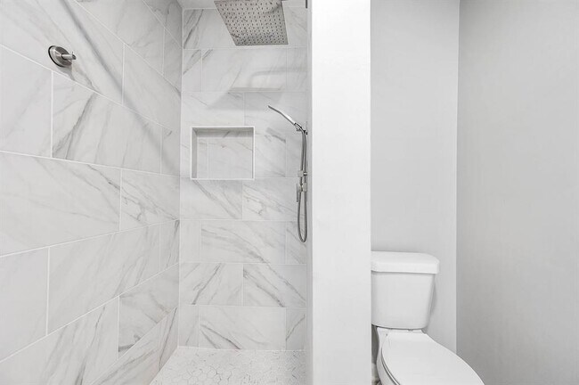 Building Photo - 10626 Sandpiper Dr