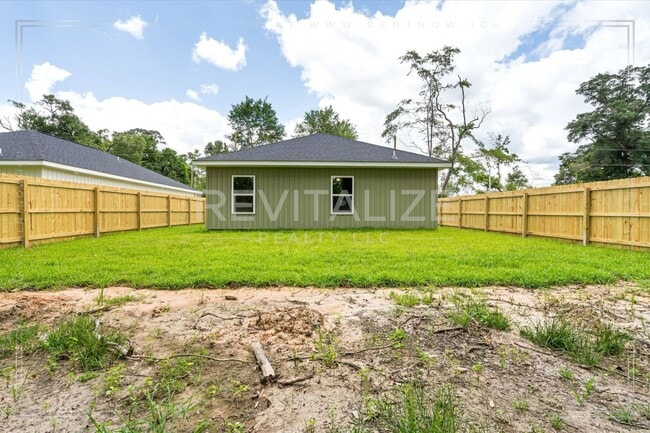 Building Photo - A Must-See Brand New 4 Bed/2 Bath Home wit...