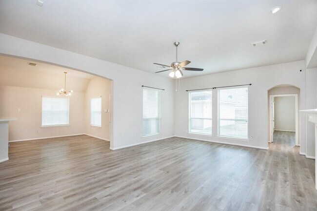Building Photo - 2710 Falcon Knoll Ln
