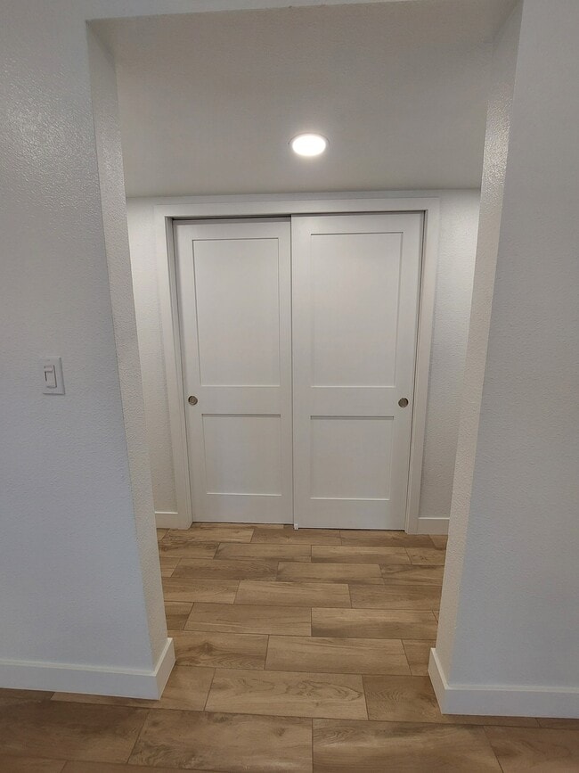 Coat Closet - 1233 W Manhatton Dr