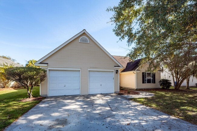 Building Photo - 3 Bedroom, 2 Bathroom Home in Whitehall - North Charleston