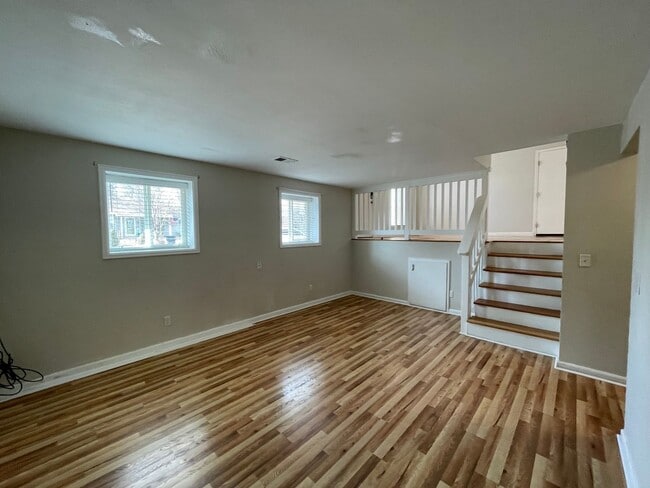 Building Photo - 2406 Bowen St