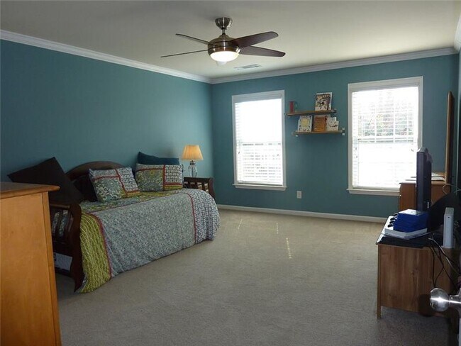 Building Photo - 3330 Gables Ct