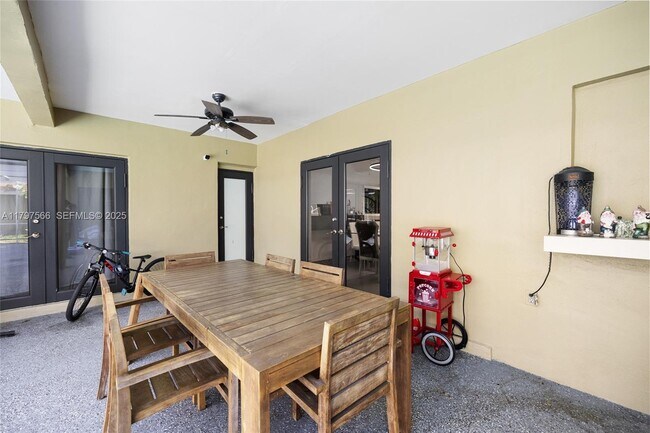 Building Photo - 20375 NE 22nd Pl