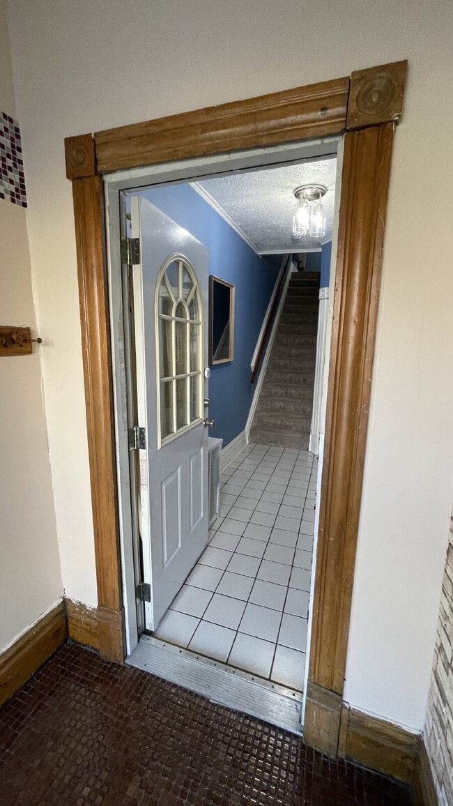 Building Photo - 19 S 6th St