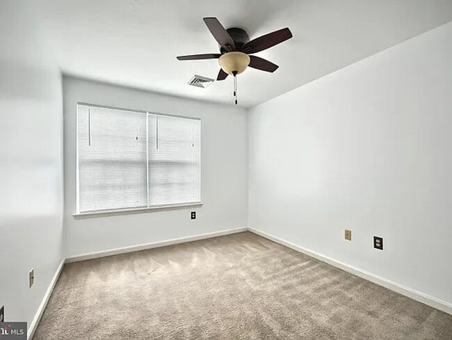 Building Photo - 1193 Ledge Dr