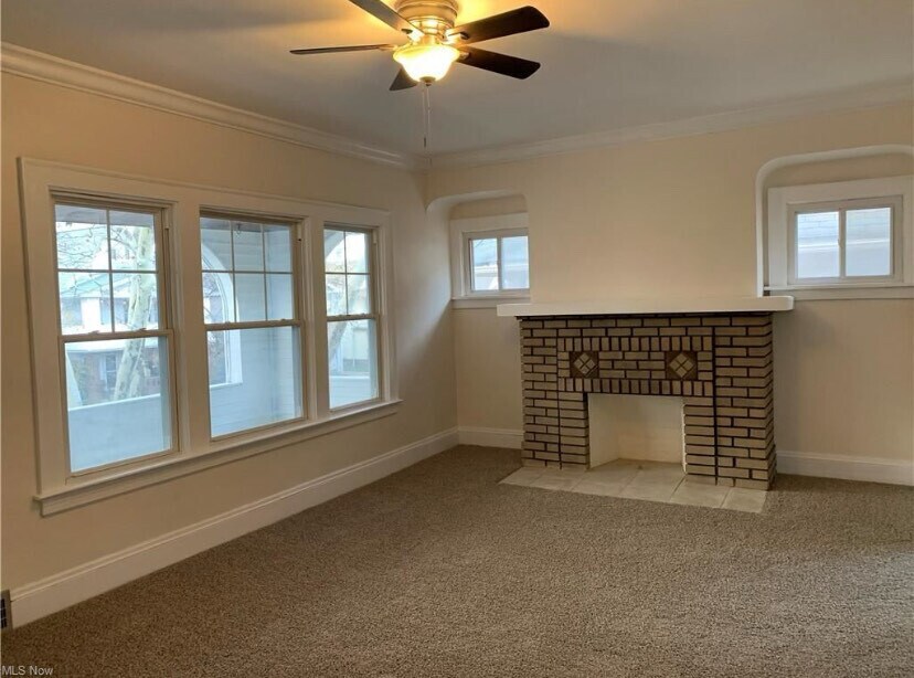 Building Photo - 2077 Lewis Dr