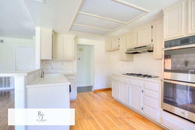 Building Photo - Beautiful 3 Bed / 2.5 Bath Home in the Corona-Norco Unified School District