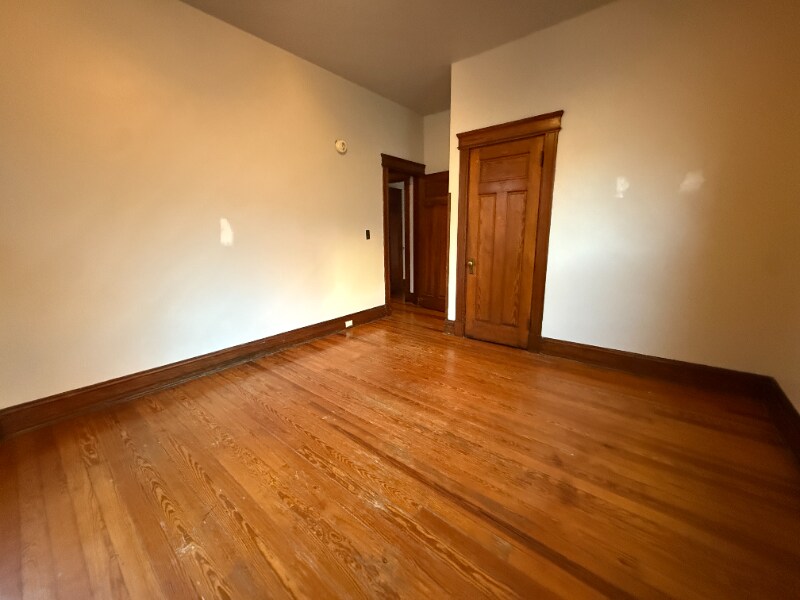 Building Photo - 329 Taylor Ave