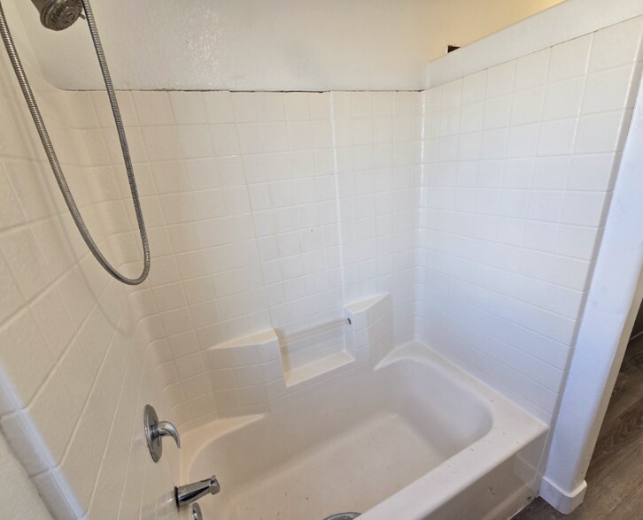 Building Photo - 5117 S 15th Pl