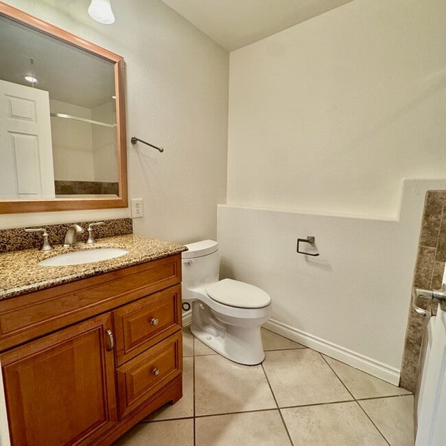 Building Photo - Cute 4 bed 2 bath move in ready home!