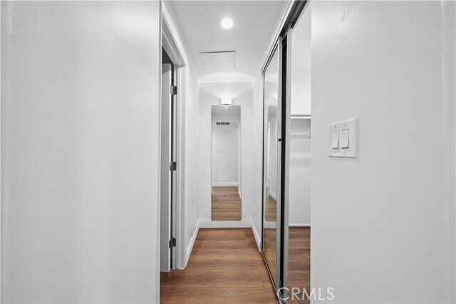 Building Photo - 950 Kings Rd