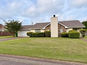 Building Photo - Convenient Columbus Home for Rent