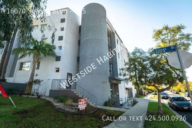 Building Photo - 16070 Sunset Blvd