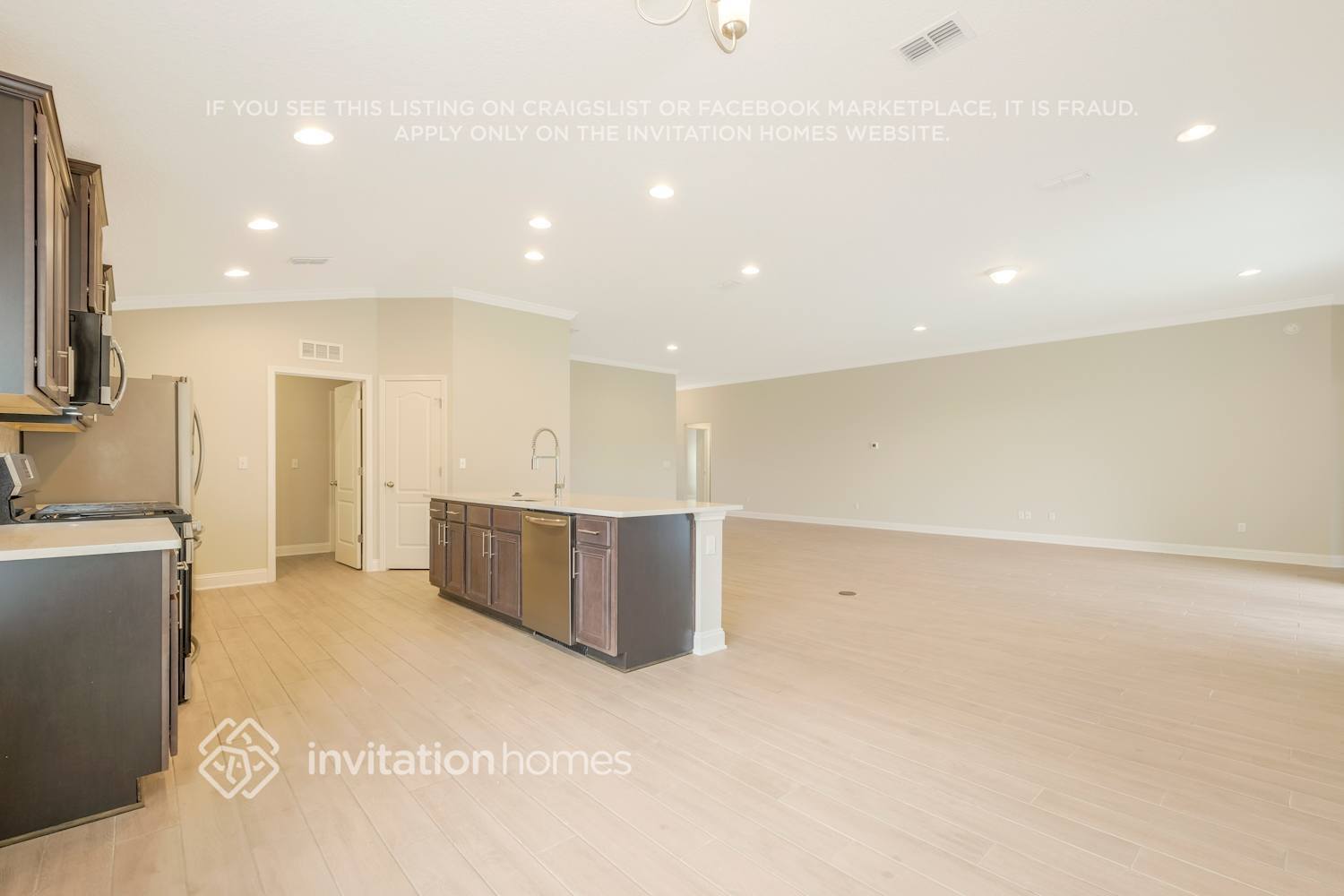 Building Photo - 37 Sunberry Wy