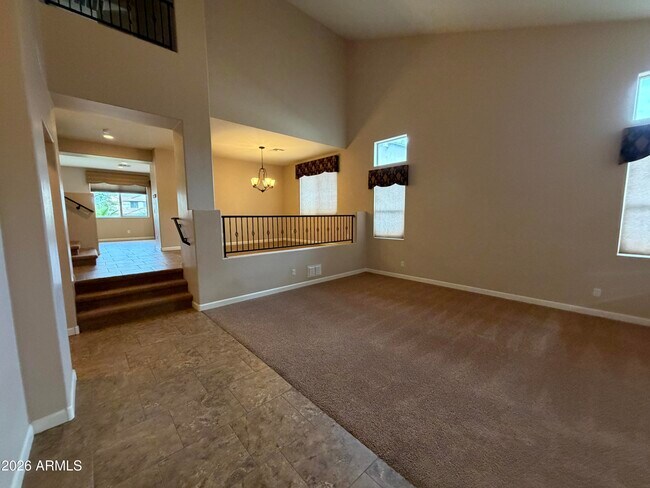 Building Photo - 722 E Sipapu Dr