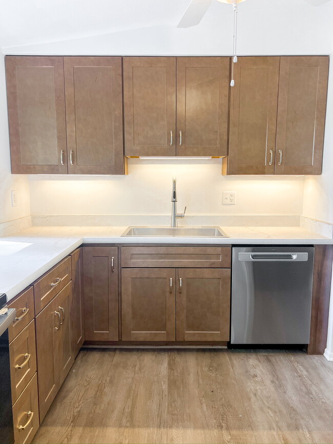 Building Photo - 136 Old Gate Rd