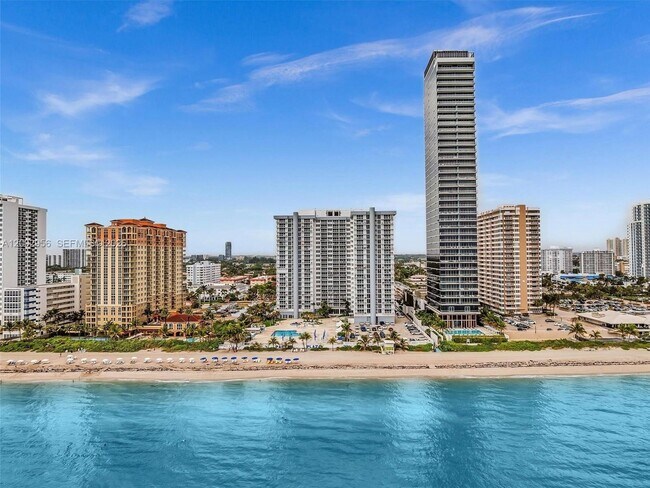 Building Photo - 2030 S Ocean Dr
