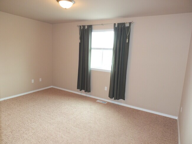 Building Photo - 3 bedroom 2 Bath House in Stanwood!