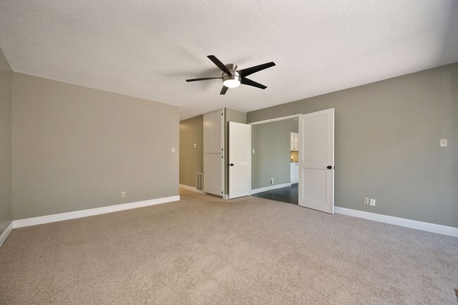 Building Photo - South Auburn Gem! Stylish 2BR Townhome in ...