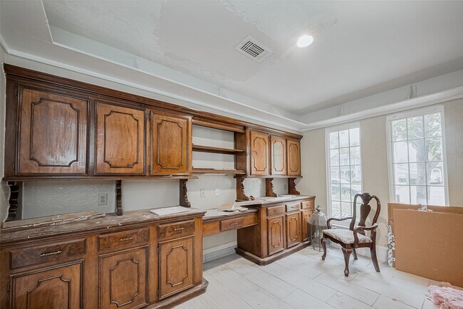 Building Photo - 4015 Black Locust Dr