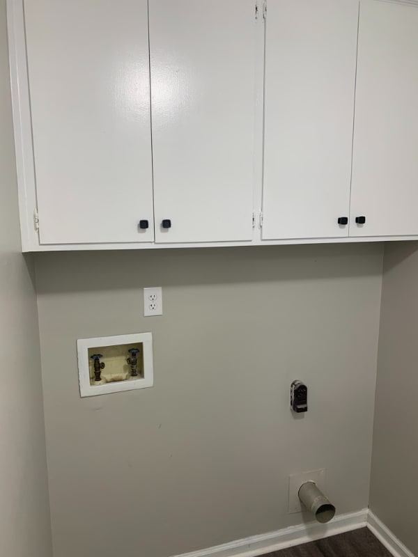 Building Photo - 651 Sarver Ave