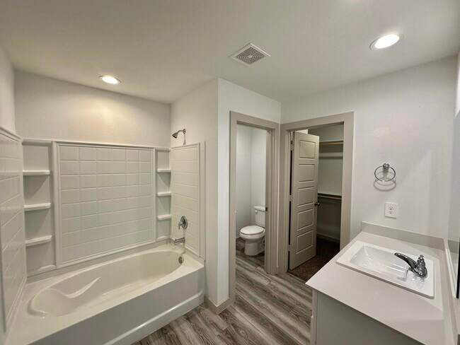 Building Photo - 2328 149th St