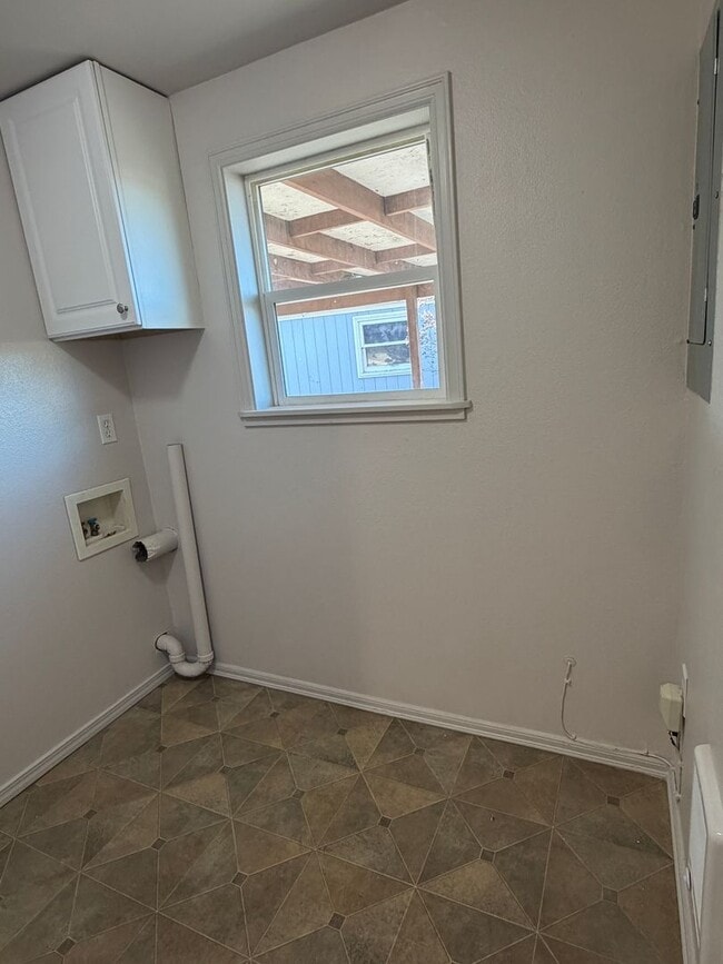 Building Photo - Knolls Vista 3 Bedroom Home for Rent