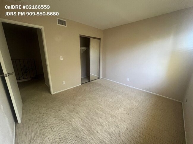 Building Photo - Price Lowered! La Verne 2 Bedroom Condo