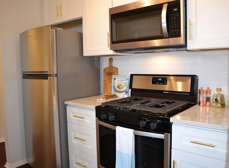Building Photo - 2611 Larkins Way