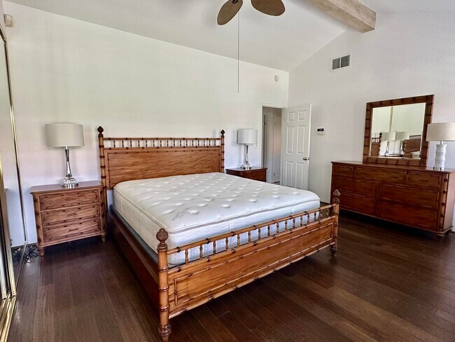 Building Photo - 239 Santa Barbara Cir