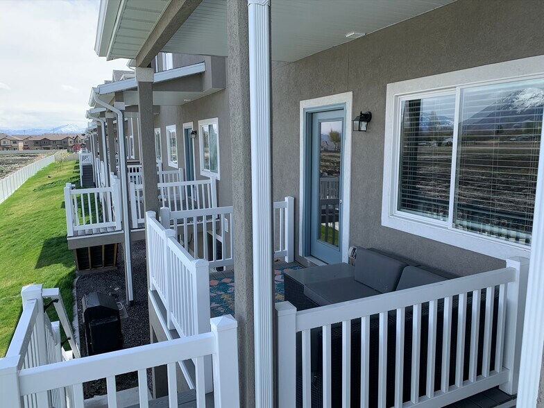 Building Photo - 679 S 1803 W