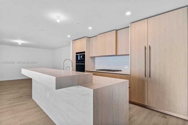 Building Photo - 900 N Ocean Blvd